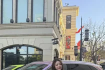 IVE’s Jang Won-young Looks Like a Hyperspace Mannequin Even in Just a Crop Top and Jeans