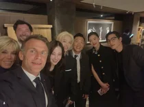 Pertemuan Presiden Macron, Jun Ji-hyun, dan Felix, “Selfie Khusus Presiden Prancis yang Hadirkan Wajah K-STAR”