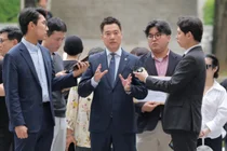 '김수현 명예훼손' 김세의 영장심사 출석...