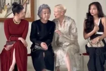‘World Star’ Jennie Captured Fidgeting in Front of Senior Actress Kim Go-eun