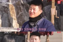 'Solo Infers' Season 32's Sang-cheol Makes a Beeline for Ok-soon With Flirty Moves, Then Draws a Cold Line Over an Unbroadcast Clip