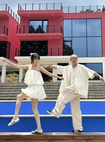 최여진, 가평서 '비키니 실종' 착시 샷 화제… 7세 연상 남편 김재욱과 달콤한 신혼