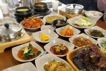'생생정보' 엄마 손맛 제육쌈밥의 특별한 비법 