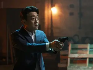 《模范出租车》主角张赫镇-裴裕岚，在电影《情报员》中再度重聚...预告另一种化学反应