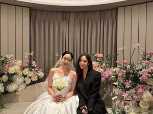 蒂亚拉的孝敏与丈夫一起祝贺含恩静的婚礼...公开“温暖的西装合影”展现不变的友谊