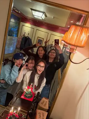 少女时代，裕利生日庆祝惊喜派对... 