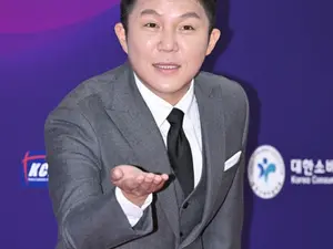 Jo Se-ho Takes Responsibility for 'Gangster Involvement' Controversy... Withdraws from Programs Including 'You Quiz' and '1 Night 2 Days'