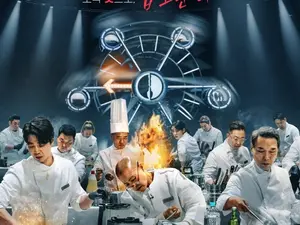 Chef Son Jong-won and Monk Seon-jae's True Showdown, 'Black and White Chef 2' Enters 1-on-1 Black and White Battle Amidst Survival of the Strongest