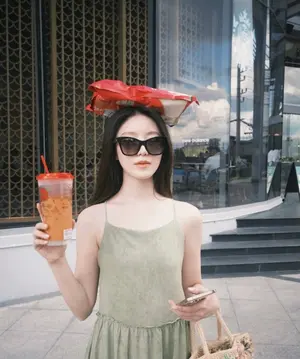 (女)孩子们的秀华，度假胜地融化的清纯视觉… 