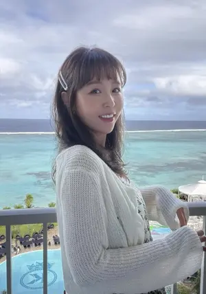 Shin Ji, Updates from the Resort with Enhanced Youthful Beauty and Wedding Preparation News