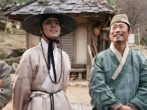 张恒俊《与王同住的男人》，击败《休敏特》夺回第一名…票房狂潮