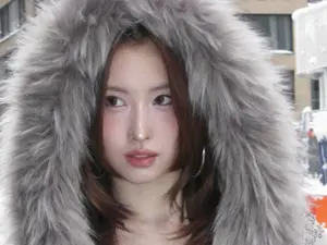 TWICE的Momo，雪原上的惊艳单件泳衣……展现出令人惊叹的身材