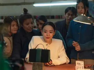 Shin Hye-sun dan Lee Jun-hyuk Berhasil... 'Lady Dua' Mencapai Peringkat 1 di Netflix Dunia