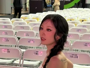 '이혼 아픔 극복' 티아라 지연, 상하이 홀린 눈부신 오프숄더 자태