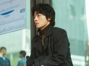 구교환·박해영 작가 신작 '무가치함과 싸우고 있다' 첫방