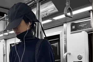 '이혼 후 홀로서기' 홍진경, 지하철 포착 근황 