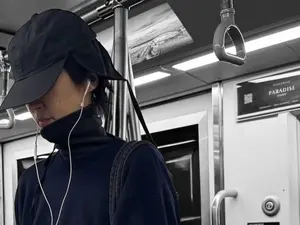 '이혼 후 홀로서기' 홍진경, 지하철 포착 근황 