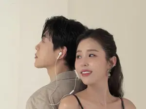 '5월의 신부' 코요태 신지, 예비신랑 문원과 로맨틱 웨딩 화보
