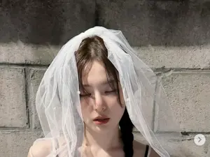 레드벨벳 슬기, 베일 속 드러낸 '청순+섹시' 반전 매력
