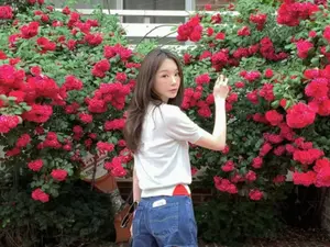 다비치 강민경, 청반바지 입고 뽐낸 이기적인 극세사 각선미