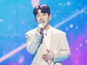 황영웅, 6월 네티즌 어워즈 압도적 1위… 5만표 달성 눈앞