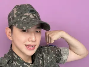 '상남자 변신' 강다니엘, 군 복무 중 벌크업 근황 공개