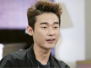 허지웅, 스타벅스 조롱 논란 일침 