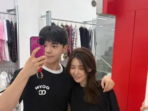 '폭풍성장' 윤후, 美 명문대 진학 후 엄마와 커플룩 데이트