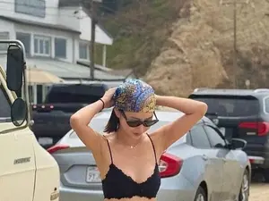 김윤지, 출산 후 믿기 힘든 완벽 비키니 몸매