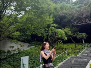 손담비, 사과 17일 만에 또 민폐 논란…신발 신고 침대 착석