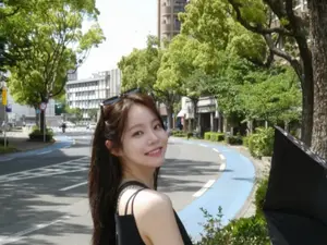 강균성 마음 사로잡은 14세 연하 신부… 배우 유하진, 맑은 미소의 일상 공개