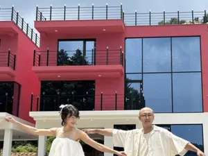 최여진, 가평서 '비키니 실종' 착시 샷 화제… 7세 연상 남편 김재욱과 달콤한 신혼