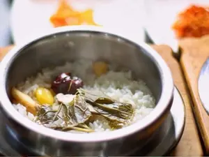 '동네 한 바퀴' 철원 오대쌀밥정식 맛집 화제…이만기도 반한 정갈한 한 상