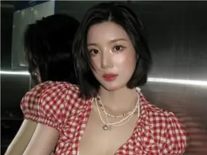 권은비, 이동 중 차량 접촉 사고…팬사인회 취소 후 