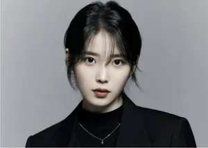 아이유, 데뷔 18주년 기념 2억 원 기부…신곡 발매 및 CGV 무대인사 일정