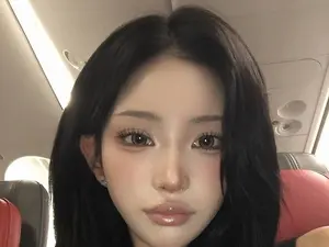 최준희, 인스타그램 통해 최신 근황 및 사진 게시… 누리꾼 관심