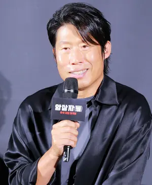 유해진 버거킹 광고 댓글 차단… 영화 '암살자(들)' 역사 논란에 이어 선 넘은 인신공격까지