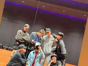 BTS, 7-Member Full Group Spotted in Practice Room... 'End of Military Service' Anticipation Amid Controversy with 'Heartwarming Reunion'