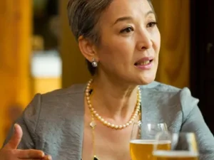 The Star of the Theater World Passes Away: First Generation Theater Star Yoon Seok-hwa Dies After Battling Brain Tumor