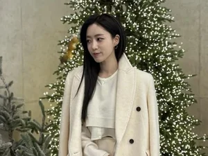 함은정, 결혼 후 첫 크리스마스 근황 공개...우아해진 미모와 차기작 소식까지