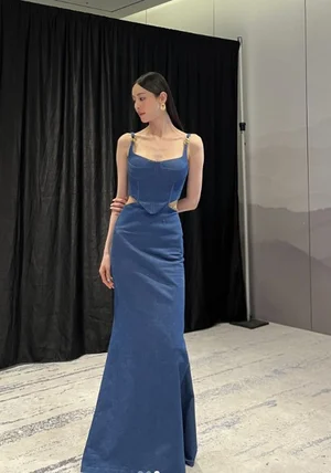 Lee Da-hee Shows Off Overwhelming Proportions at Solo Hell 5 Production Presentation... 