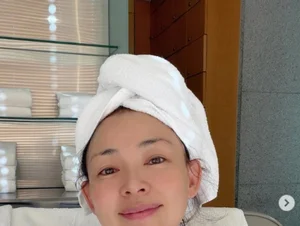 Yano Shiho, Stunning Legs Revealed Between Shower Robe... 