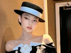 제니, 용산 이라크 대사관 건물 200억 매입… 대출 없이 '전액 현금'