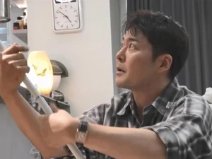 '나혼산' 전현무, 작업실 인테리어 중 멘붕…언박싱 지옥 포착