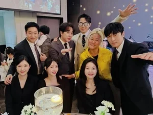 신화 이민우 결혼식 총출동… '음주운전' 신혜성만 불참