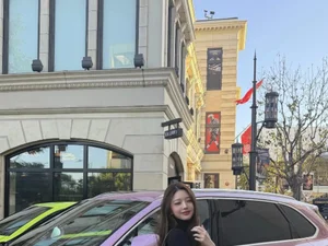 IVE’s Jang Won-young Looks Like a Hyperspace Mannequin Even in Just a Crop Top and Jeans