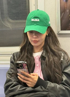 소녀시대 수영, 뉴욕 홀린 사복 센스…간절기 패션의 정석