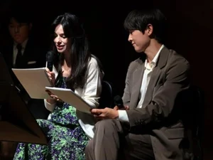 송중기·케이티 부부, 3년 만의 첫 동반 무대 포착