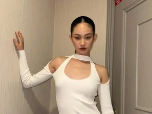 '아시아 최초 샤넬 뮤즈' 신현지, 비연예인 연인과 깜짝 결혼