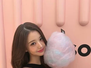 IVE Jang Won-young in a Black Dress, Smiling with Candy Floss…Unreal Doll-Like Visuals